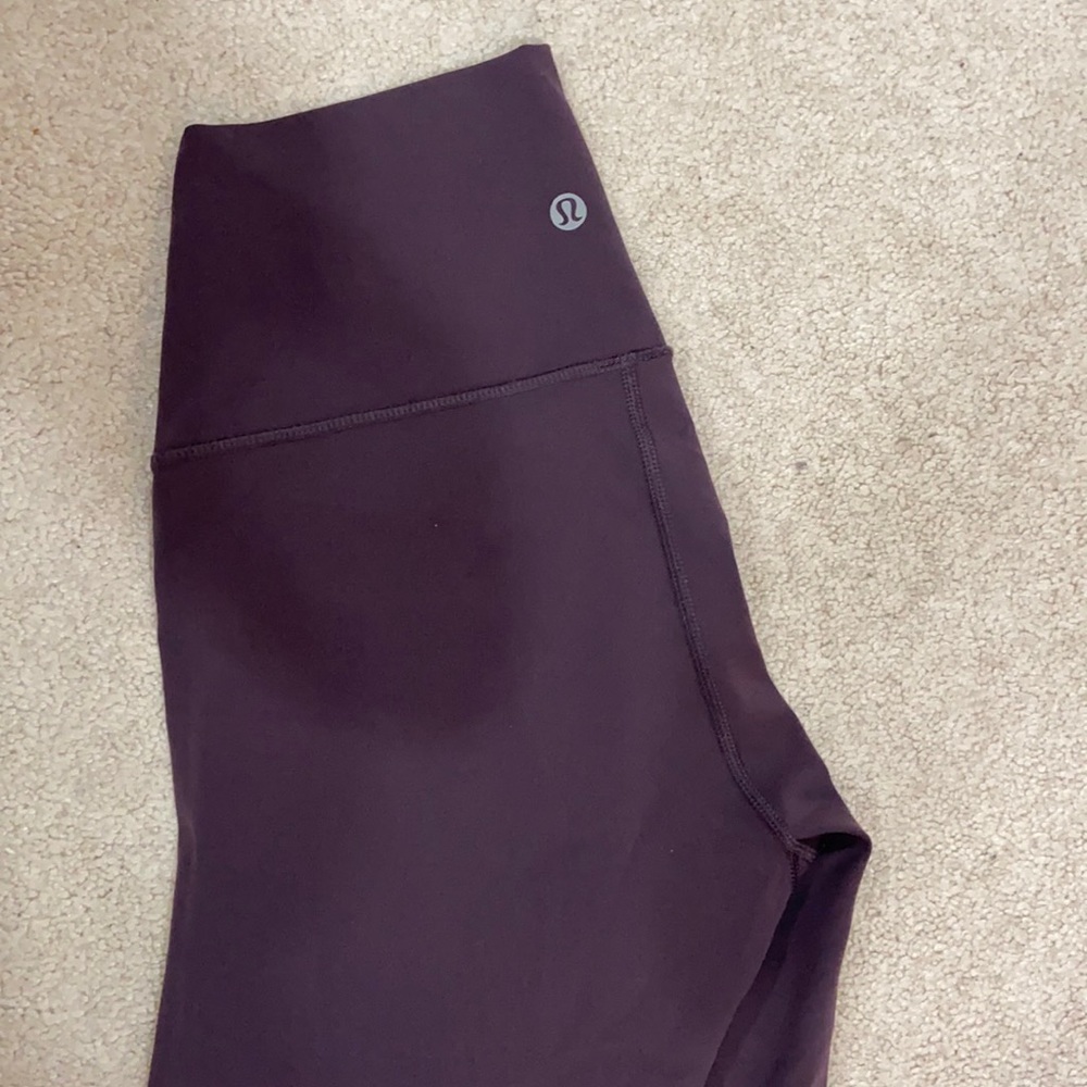 PLUM LULULEMON LEGGINGS